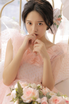 翁公和晓雯在厨房里猛烈进出